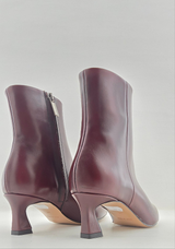 Tronchetto in pelle bordeaux, tacco comodo Bianca Di