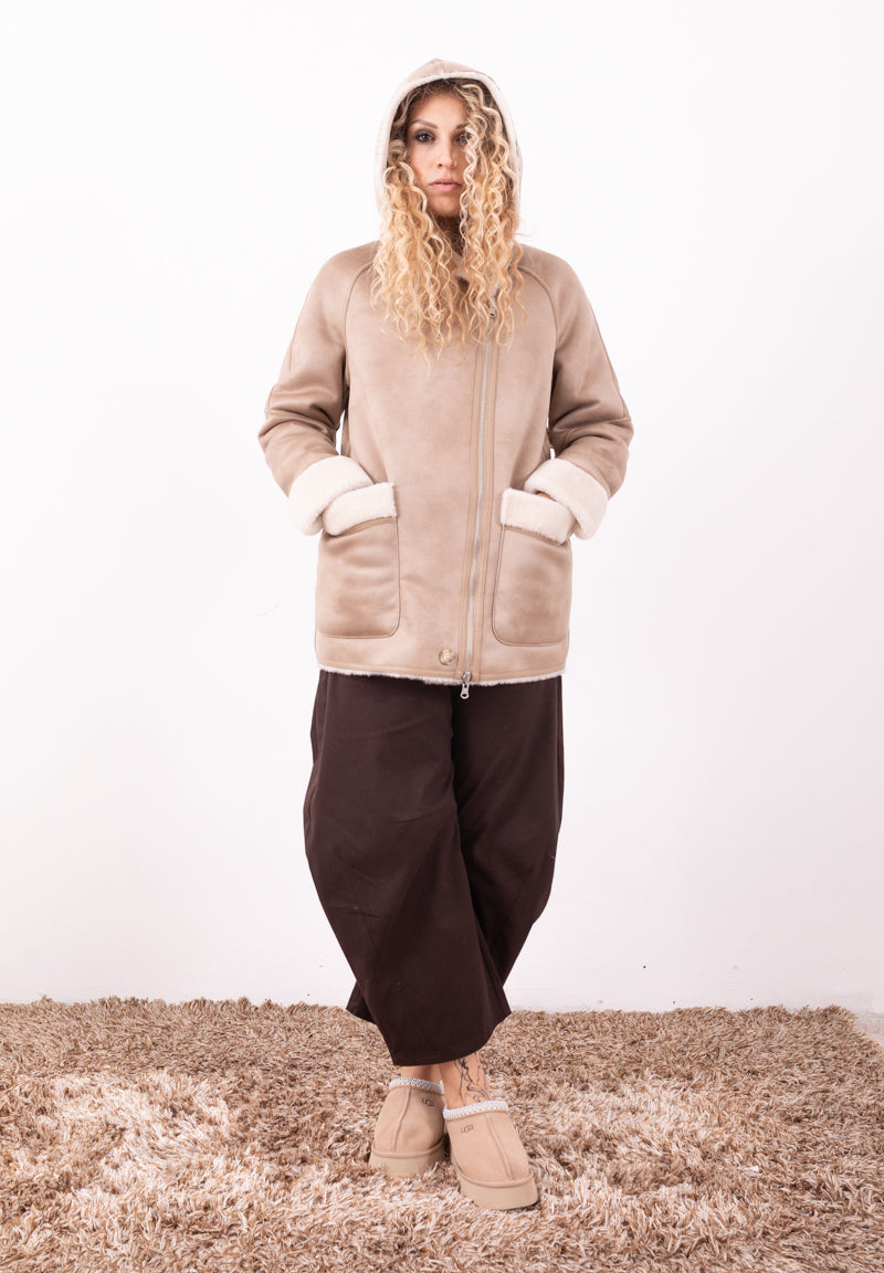 Ecomontone Reversibile con Cappuccio in Faux Suede | Urbancode London