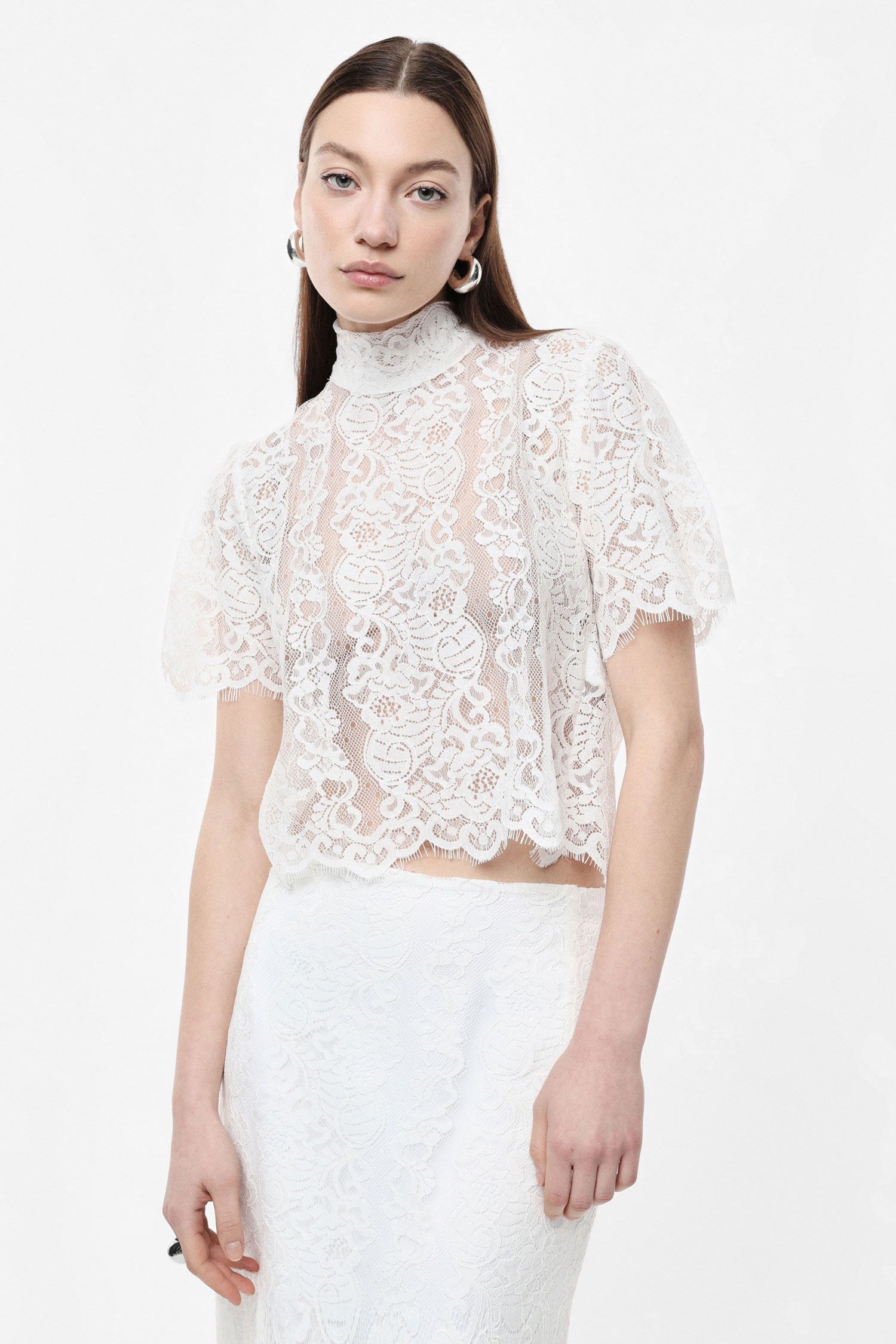 Top Corto Imperial bianco in Pizzo – Collo Alto e Maniche Corte