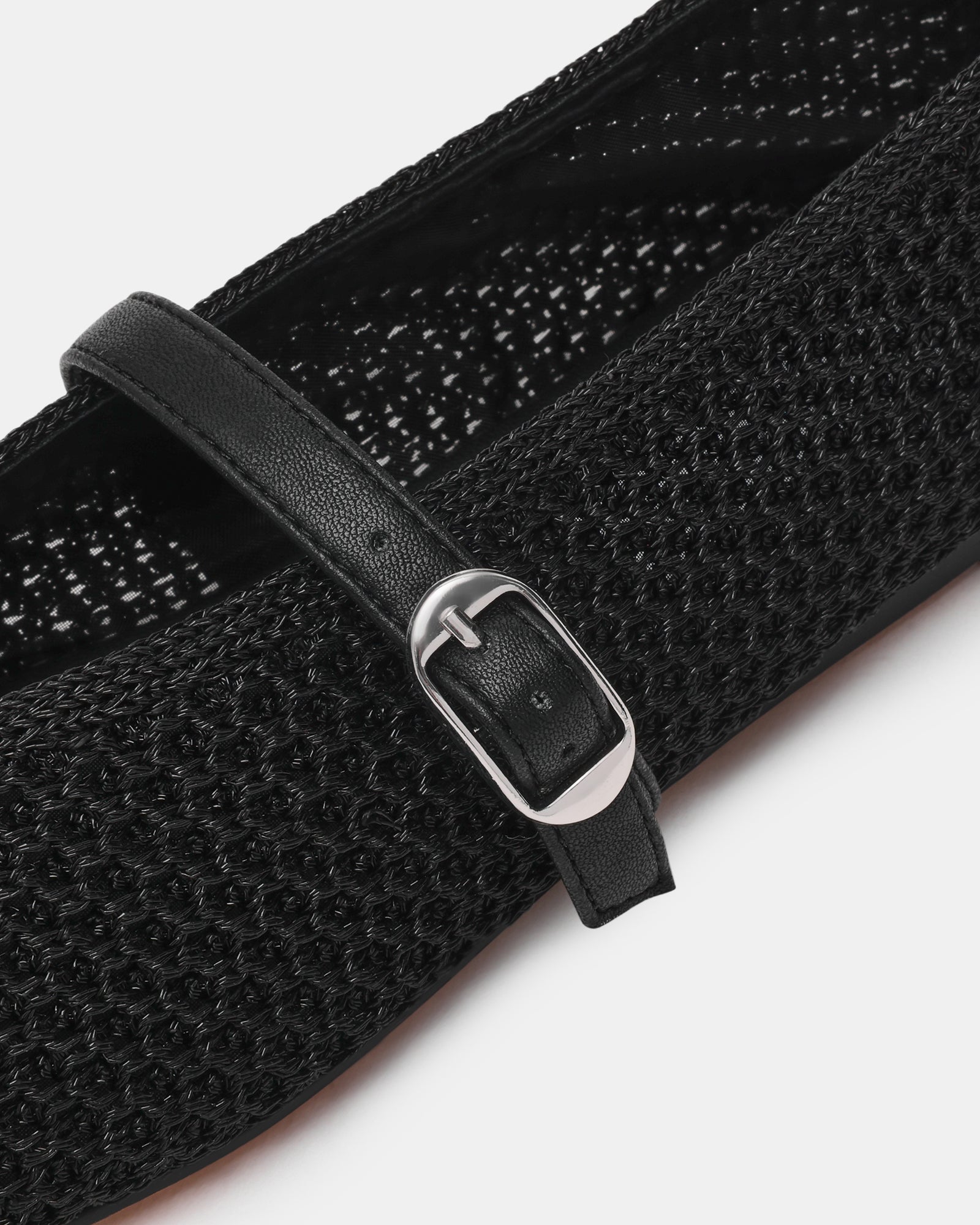 Ballerina Steve Madden Gayla Nero – Eleganza Classica con un Tocco Romantico  Descrizione Prodotto