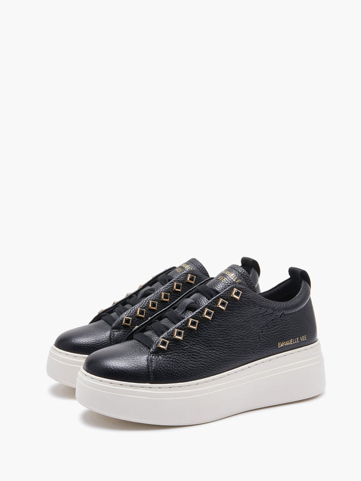 Sneaker in pelle nera martellata con borchie nere piramidali - Emanuelle Vee