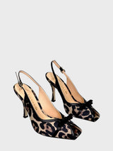 Sandali Chantal Leopardati in Raso – Open-Toe con Tacco Alto e Fiocco Nero