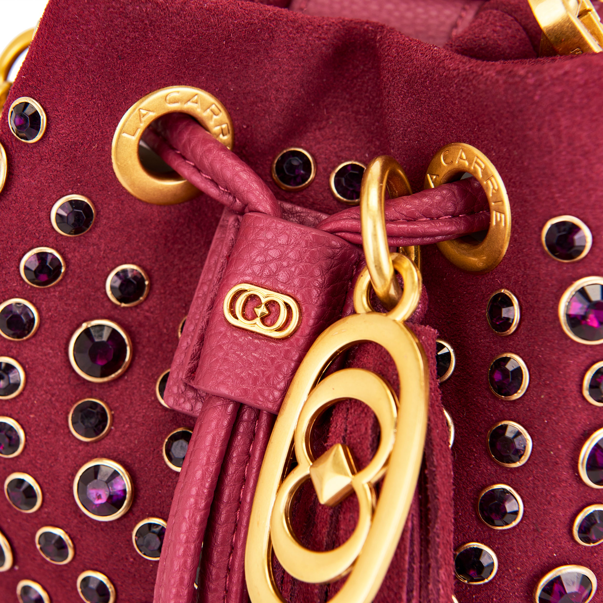 Borsa Secchiello La Carrie Andromeda in Camoscio Bordeaux – Borsa a Spalla con Borchie e Strass