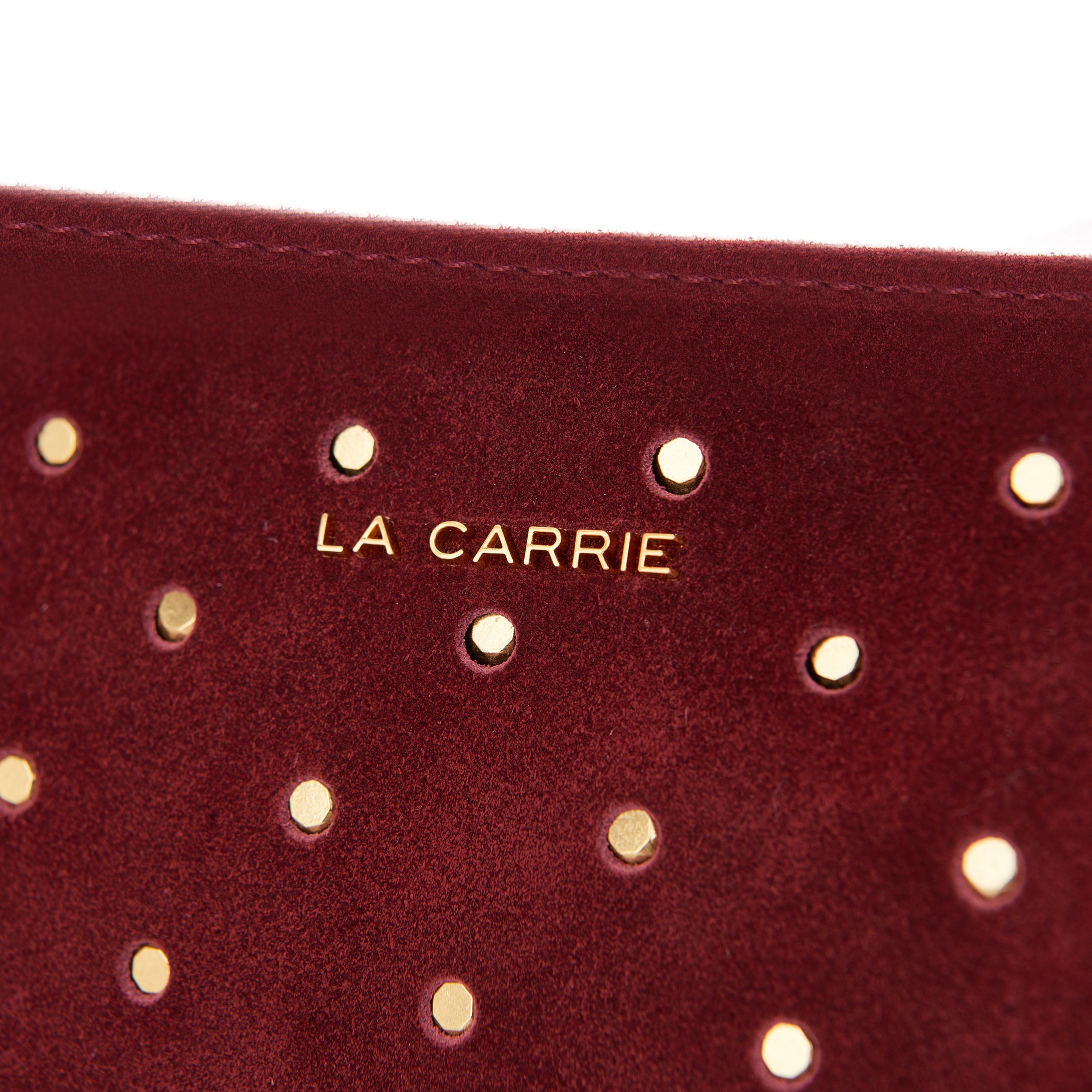 Borsa a Spalla La Carrie Downtown in Camoscio Bordeaux con Borchie – Borsa Rettangolare con Tracolla a Catena