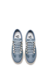 Sneaker celeste con maxi-strass e rafia Emanuelle Vee
