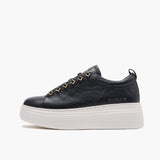 Sneaker in pelle nera martellata con borchie nere piramidali - Emanuelle Vee