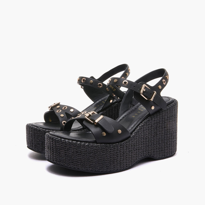 Zeppe Emanuelle Vee in Raffia Nera e Borchie Oro – Sandalo Alto con Zeppa 9 cm