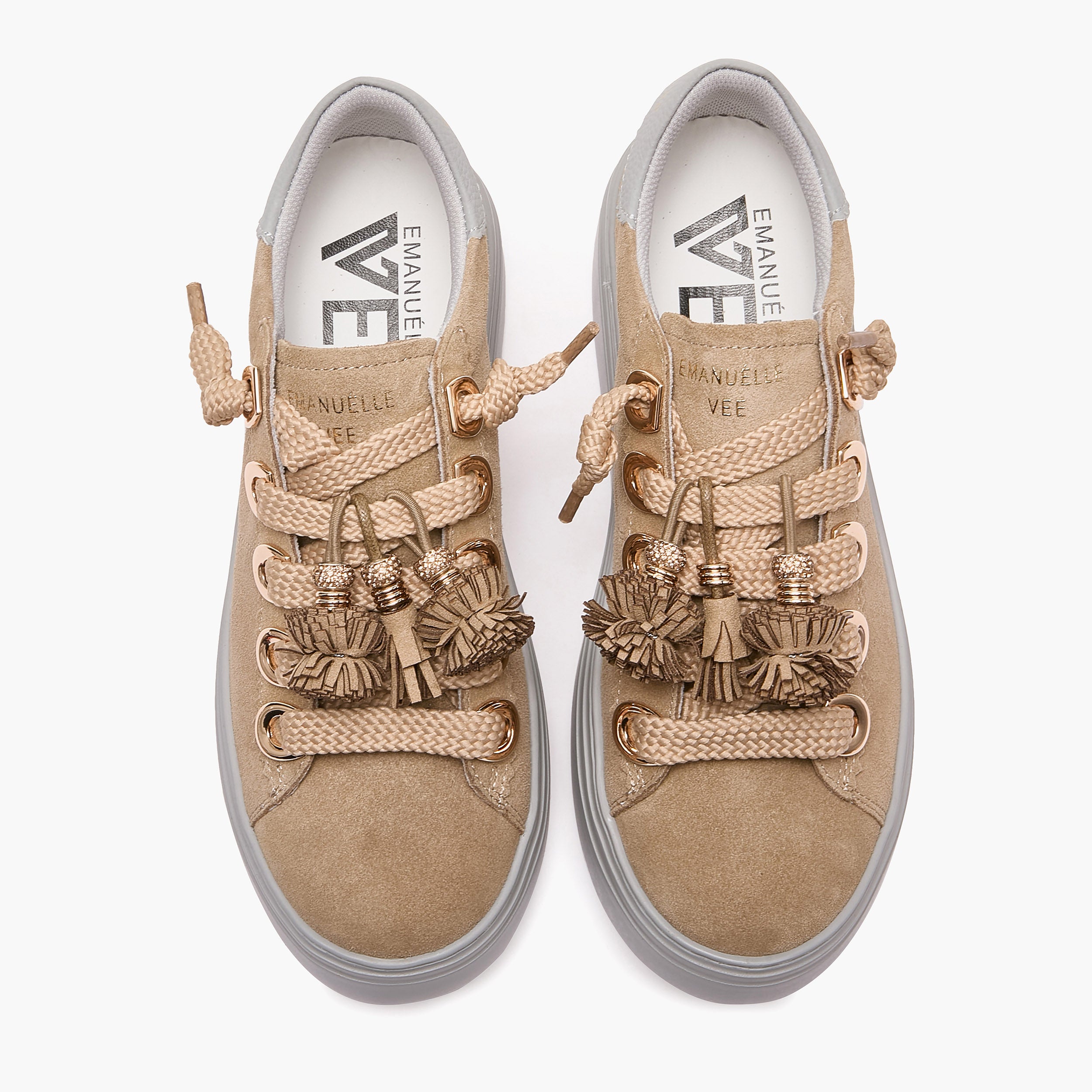 Sneakers Emanuelle Vee in Camoscio Beige – Sneaker Basse in Camoscio con Dettagli Glam