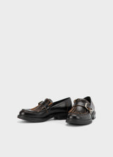 Mocassini Donna Vagabond Freya in Pelle Nera – Loafers Eleganti con Frange e Fibbia