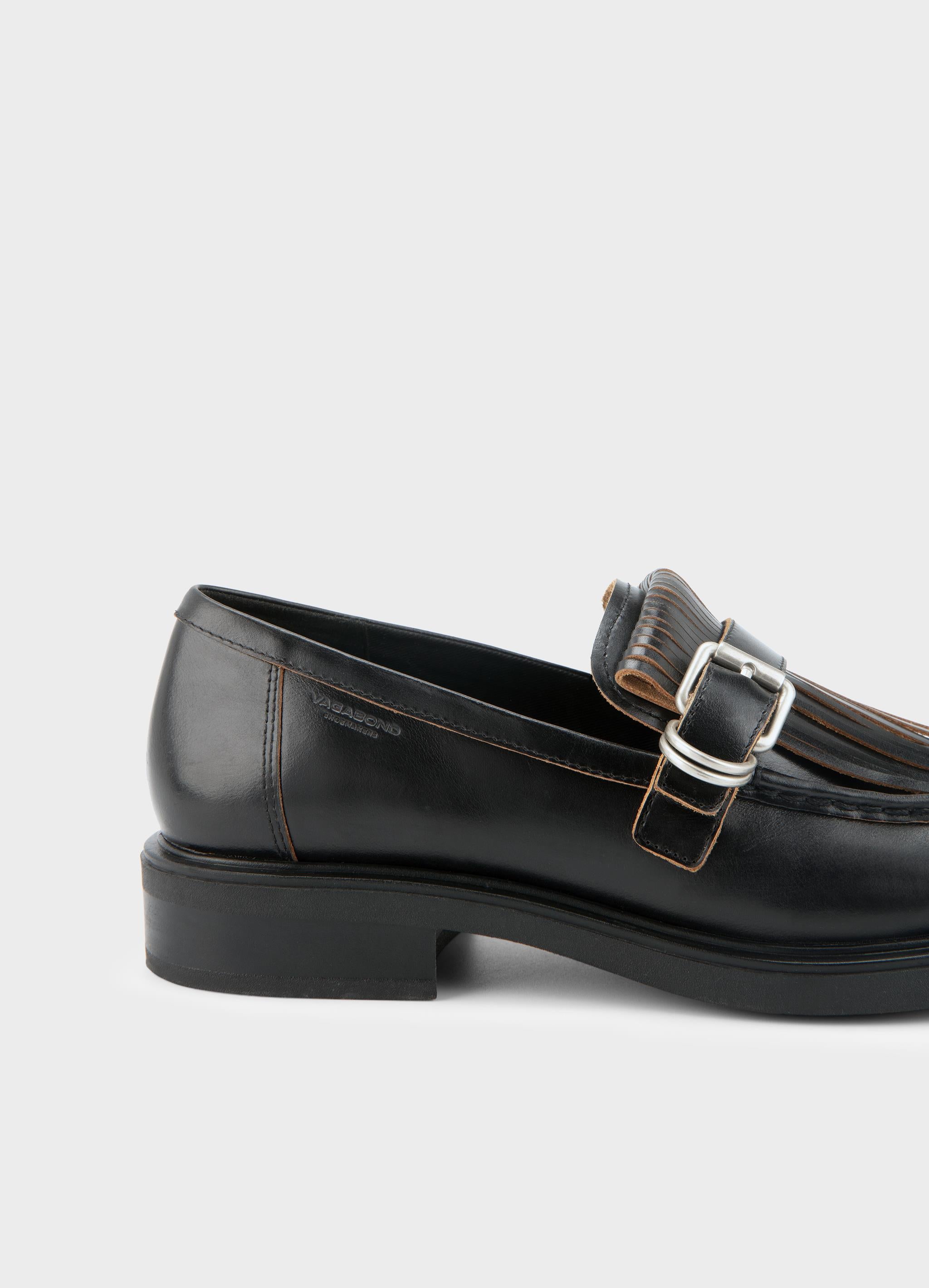 Mocassini Donna Vagabond Freya in Pelle Nera – Loafers Eleganti con Frange e Fibbia