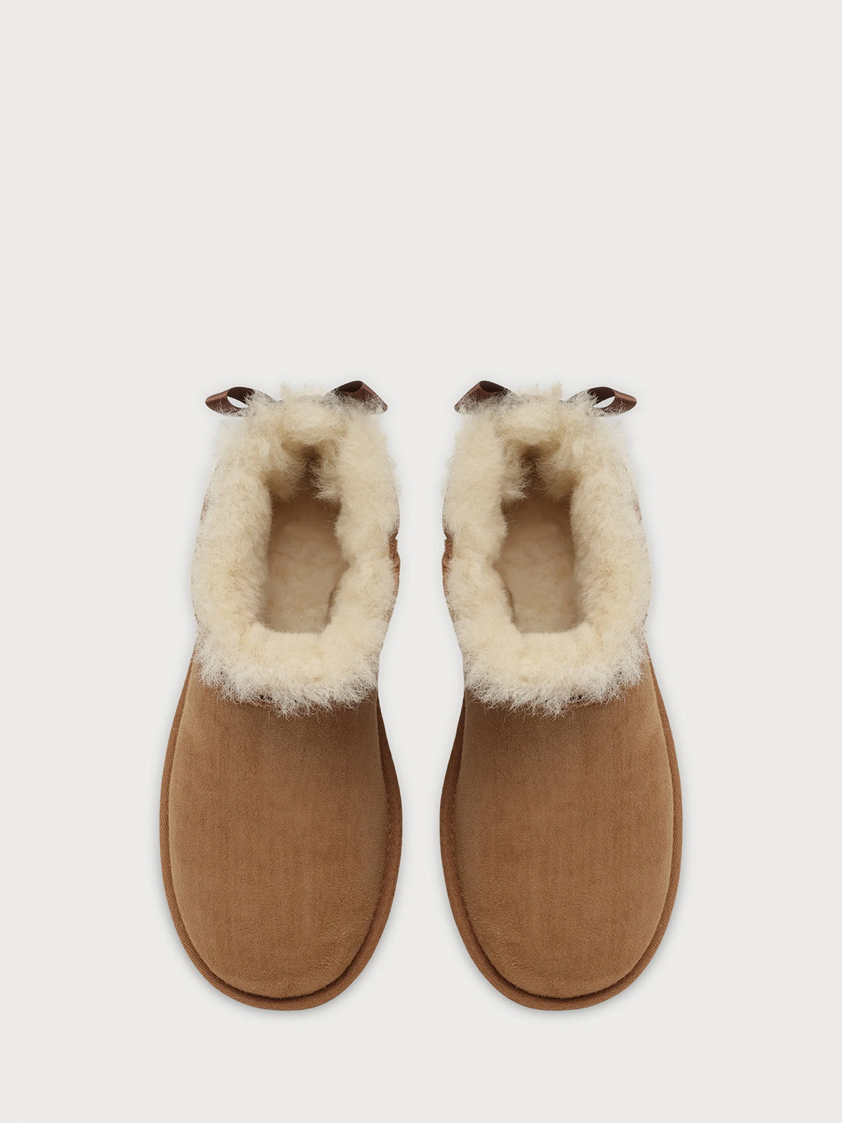 Stivali Donna UGG Classic Ultra Mini Bailey Bow Chestnut in Camoscio – Stivaletti Bassi Senza Tacco con Fiocco Posteriore