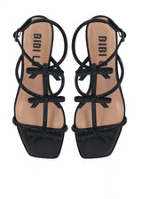 Sandalo basso nero, con strass e fiocchetti Bibi Lou