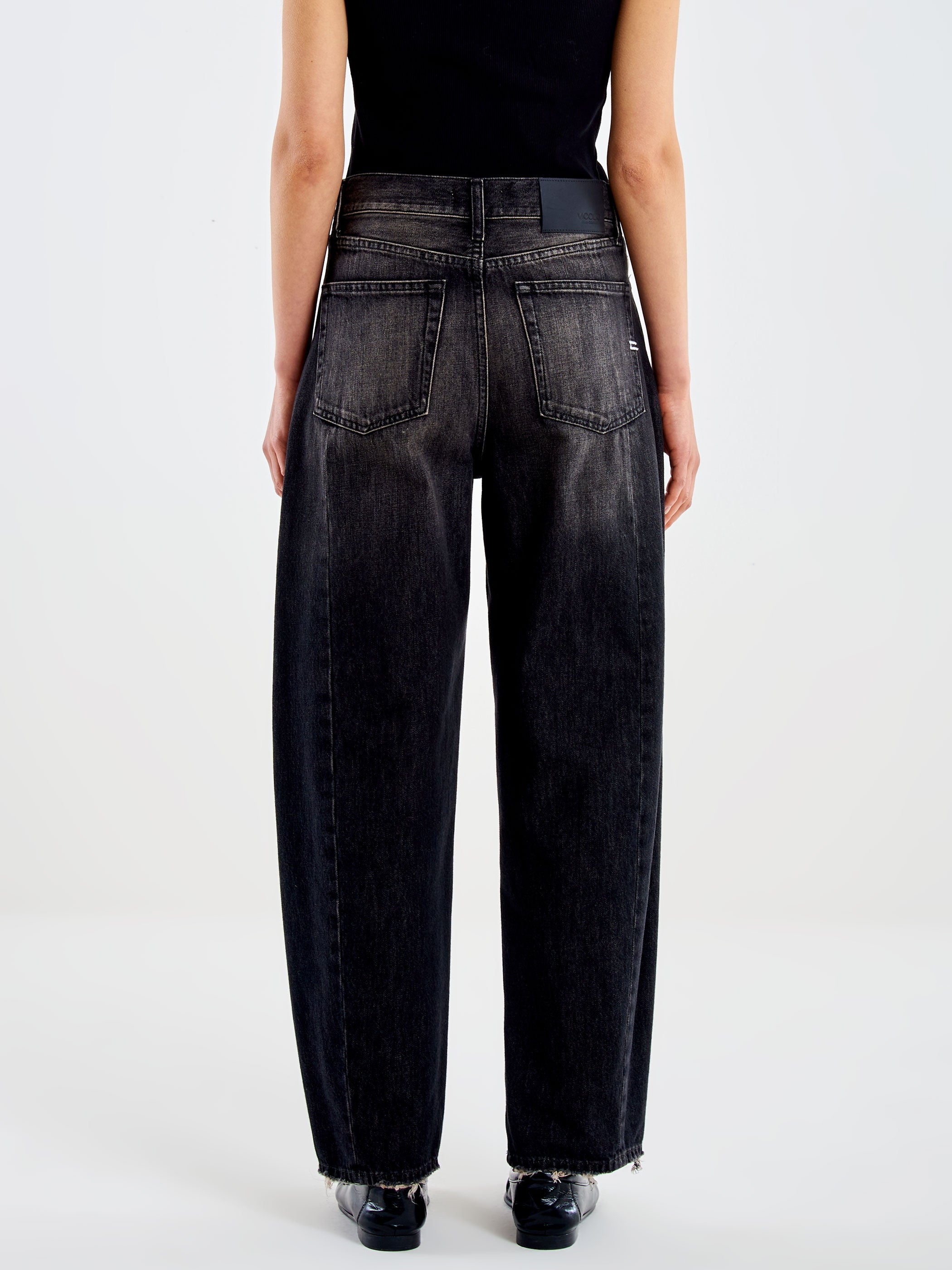 Jeans Donna Vicolo Chiara Barrel Fit Nero Dirty – Pantaloni Denim a Ovetto con Cucitura Sulla Gamba
