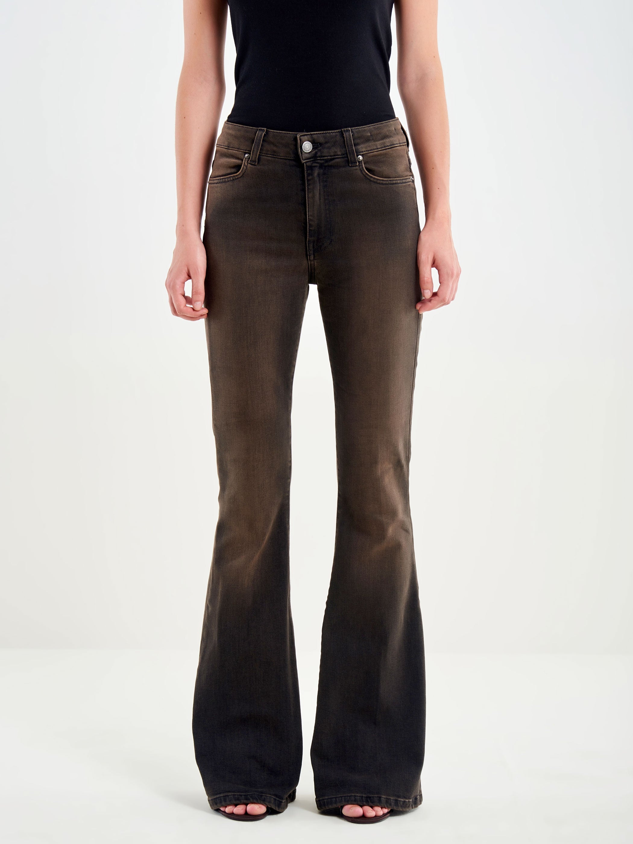 Jeans Donna Vicolo Icon Gisele Flare Marrone Scuro Dirty – Pantaloni Denim a Zampa con Piega Stirata