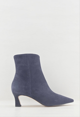 Tronchetto in camoscio blu, tacco comodo Bianca Di