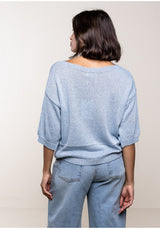 Maglia Over Lokita a Pipistrello – Filo Lamé e Color Cielo