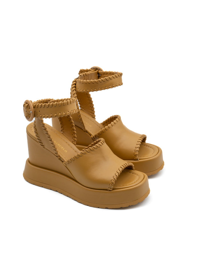 Sandali Paloma Barceló Manun in Nappa Ochre – Sandalo Platform con Zeppa Scultorea