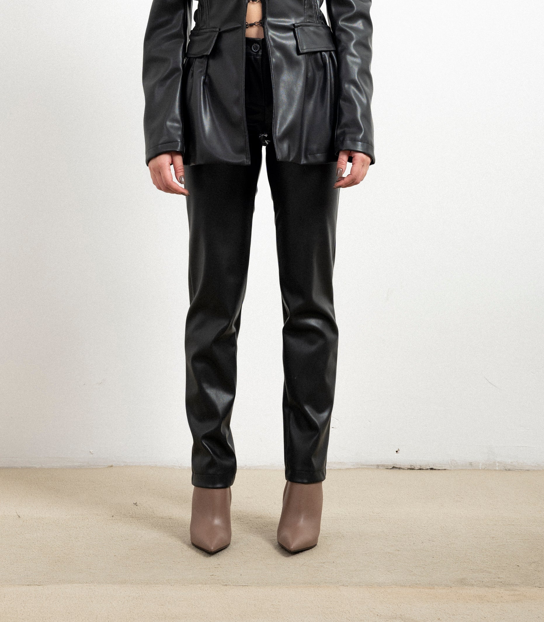 Pantaloni Donna Haveone Ecopelle Nero – Pantalone Nero Grintoso in Ecopelle