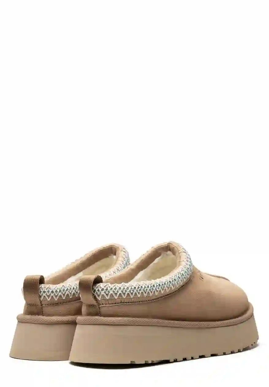 Ciabatta UGG® Tazz Sand – Platform 4,4 cm in Camoscio