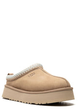 Ciabatta UGG® Tazz Sand – Platform 4,4 cm in Camoscio