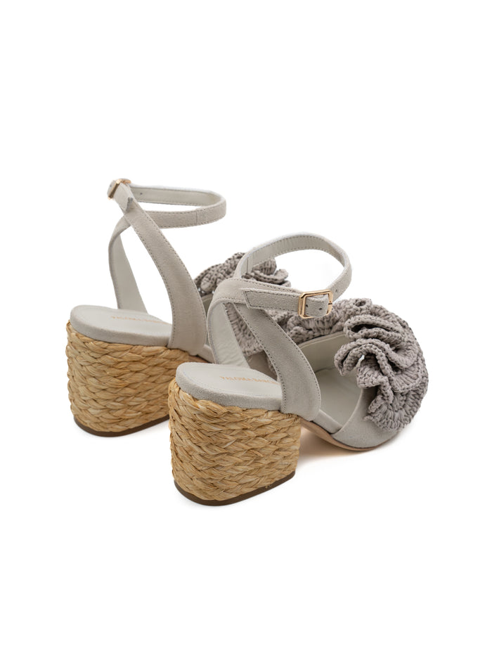 Sandali Paloma Barceló Teressa in Camoscio Off-White – Sandalo Alto con Plateau e Tacco Scultoreo