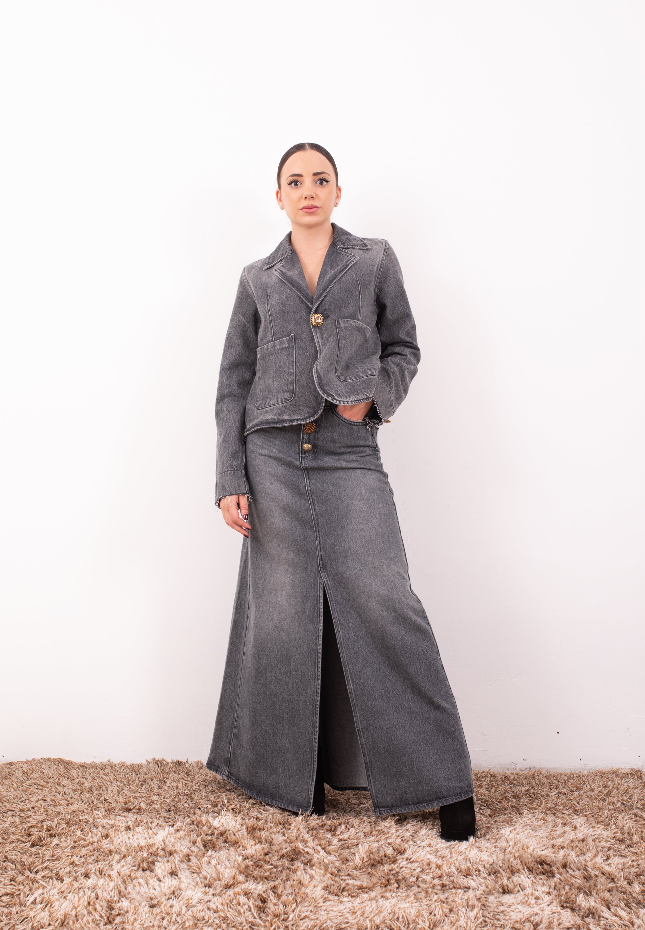 Gonna denim nero svasata con bottoni gioiello Vicolo