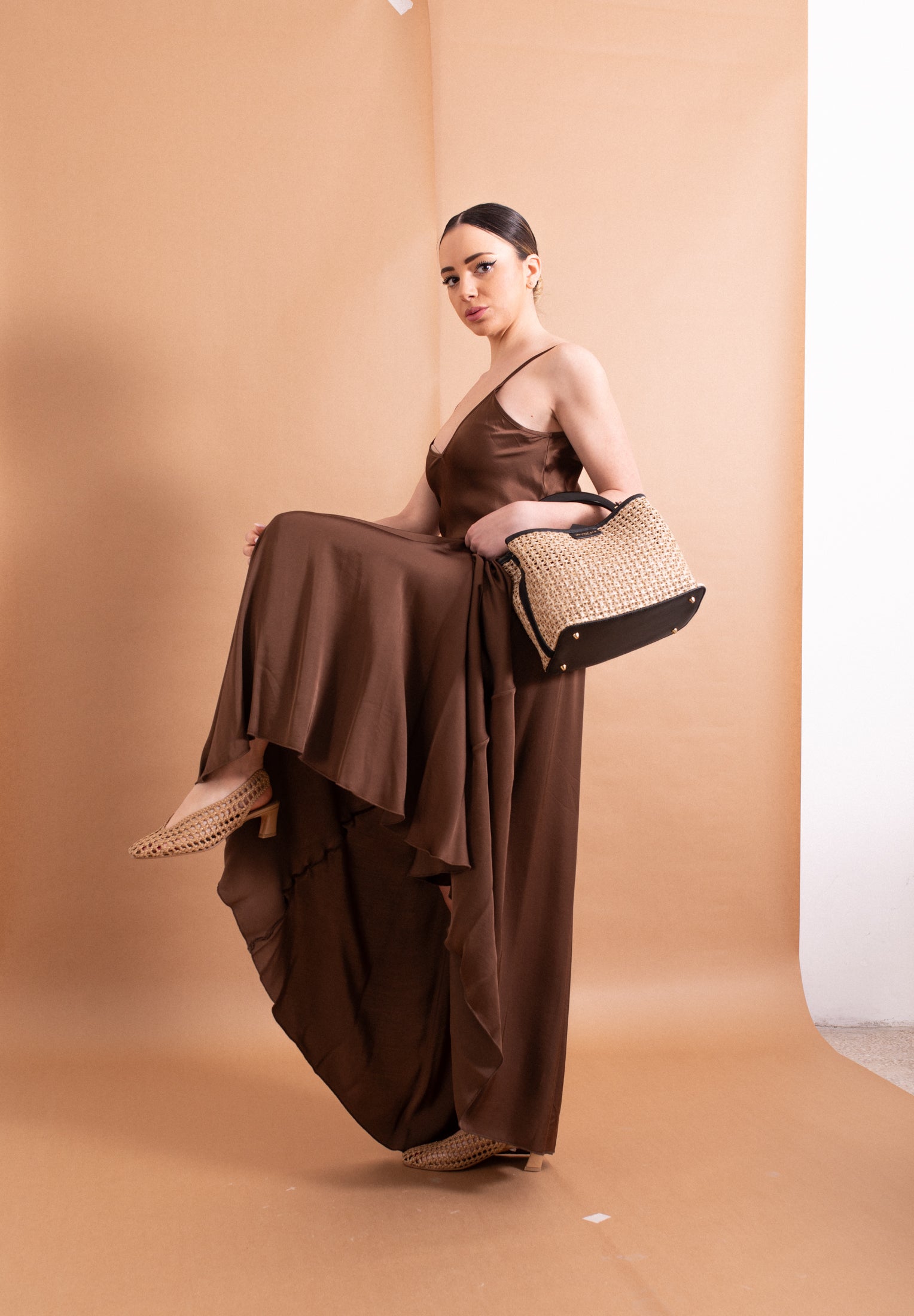 Gonna Lunga Haveone Marrone in Viscosa – Silhouette Fluida e Colore Cioccolato