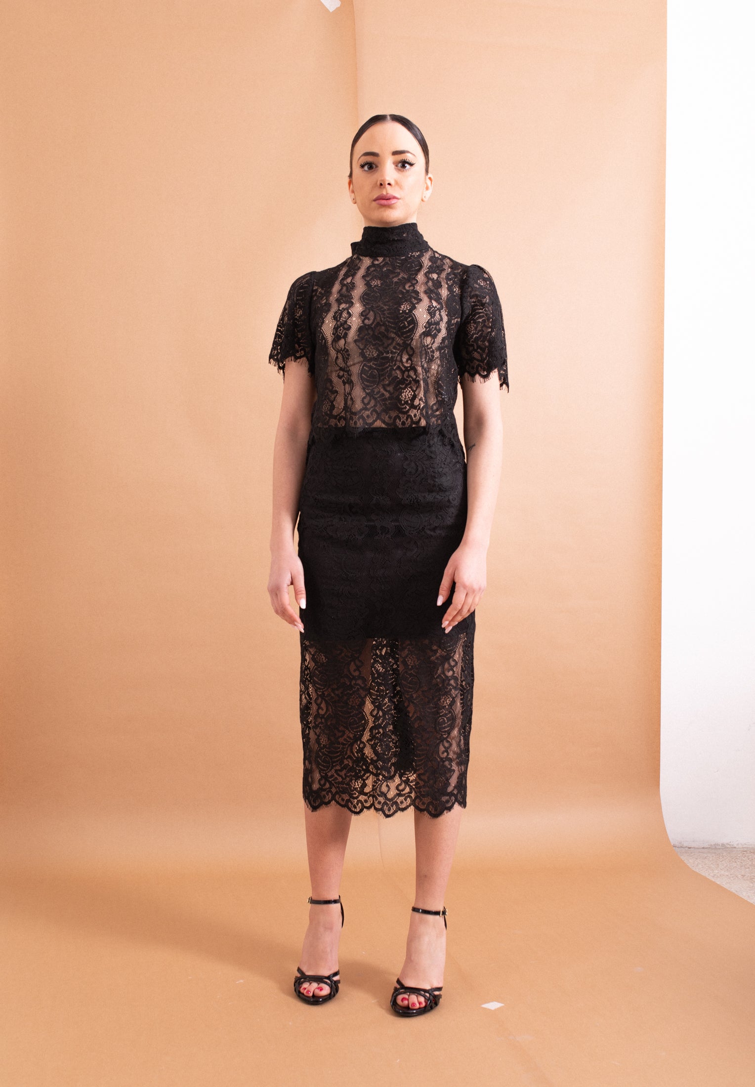 Gonna Midi Imperial Nera in Pizzo – Trasparenze e Spacco Laterale