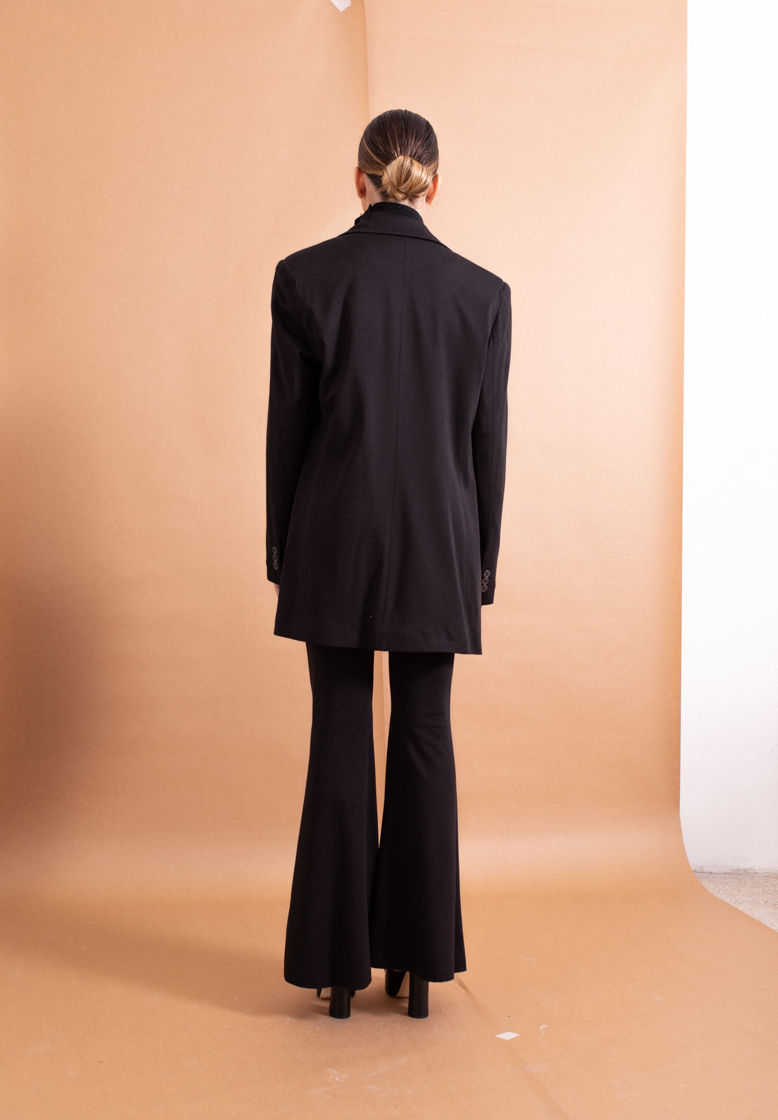 Blazer Oversize Haveone Nero – Il Capospalla Must-Have dal Taglio Maschile
