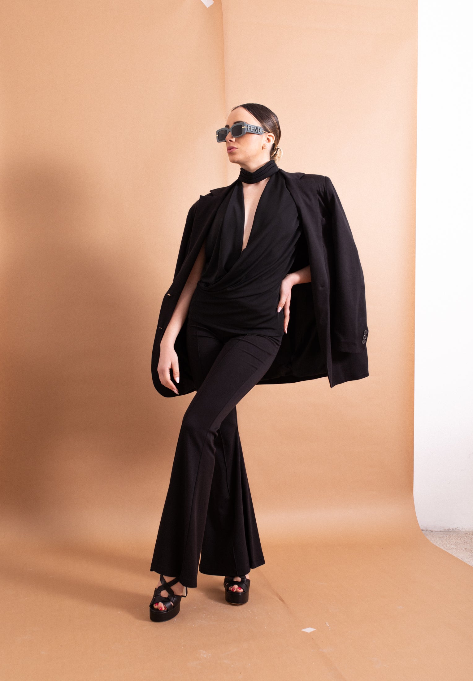 Pantaloni a Zampa Haveone Neri – Eleganza Silhouette Flare e Fit Sartoriale