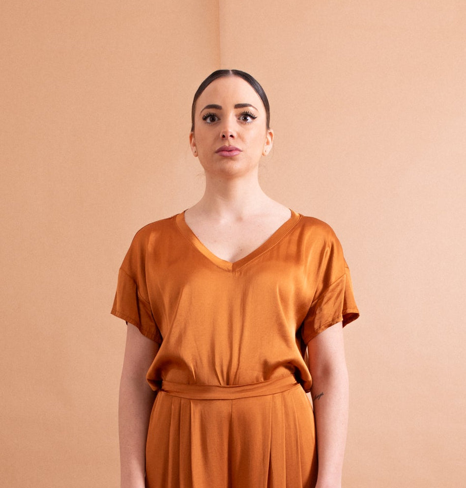 Maglia Haveone Ruggine in Viscosa – Scollo a V e Taglio Essential