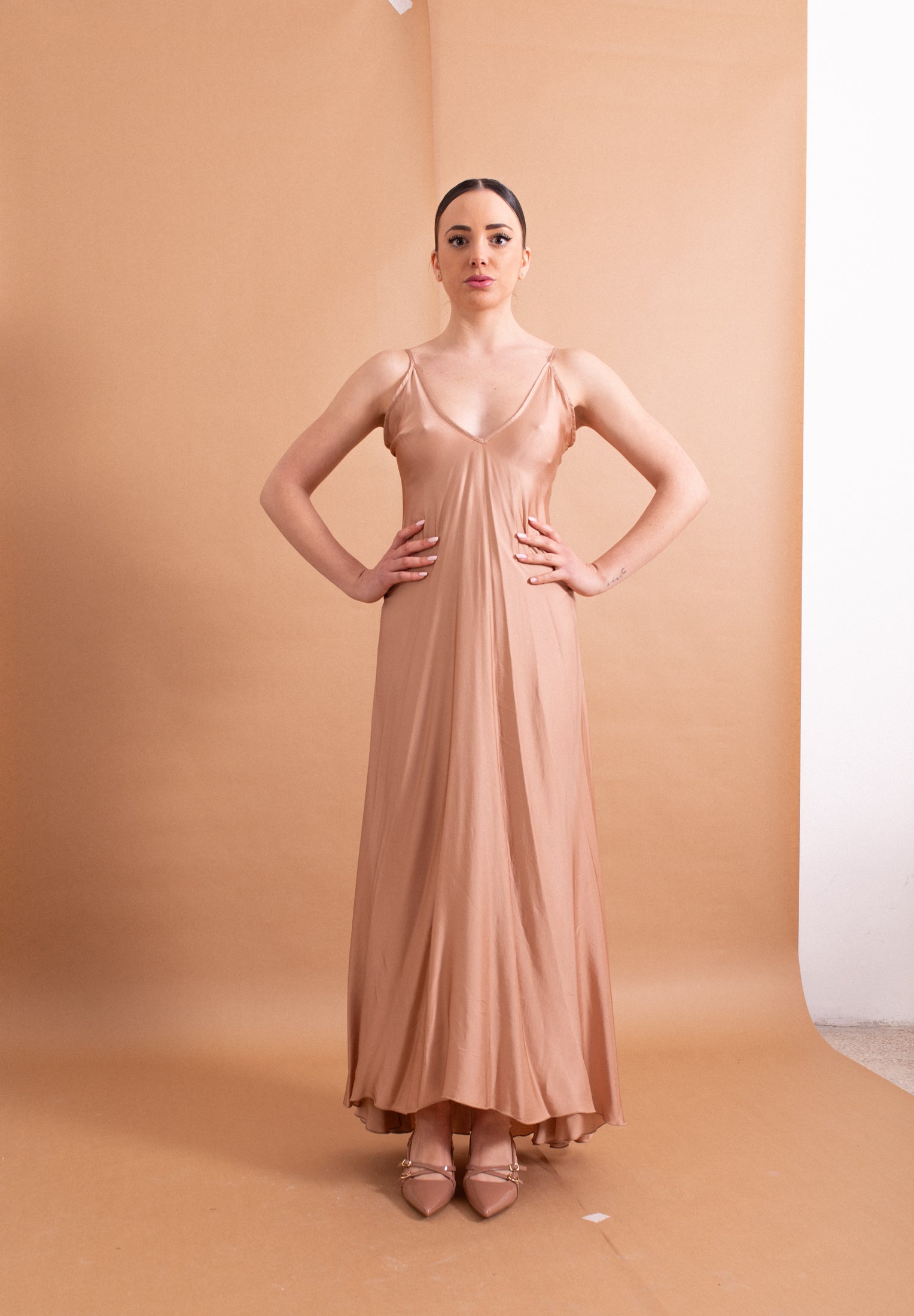 Abito Haveone Nude in Viscosa – Linea Sirena e Bretelline Sottili