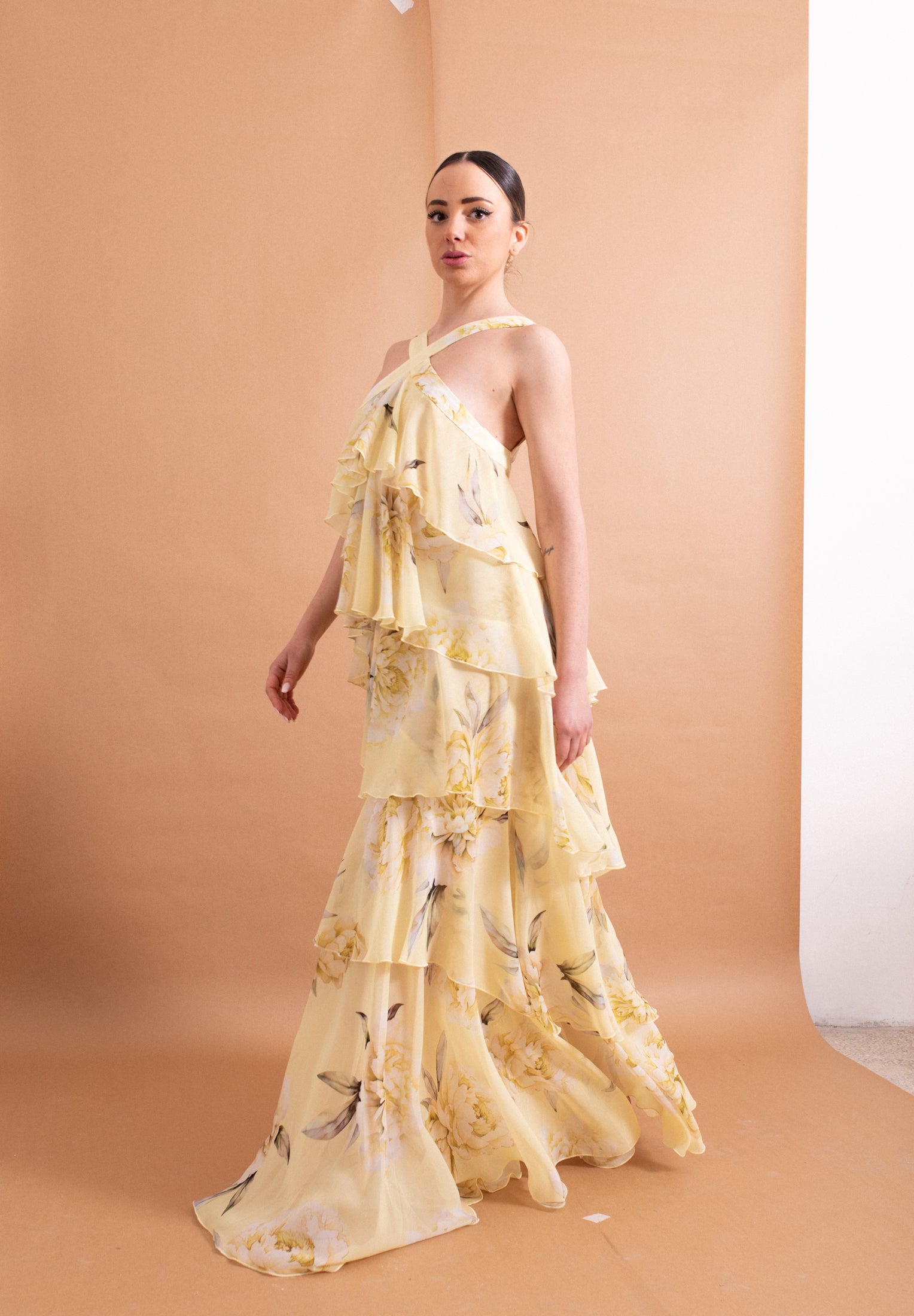 Abito Lungo Peony Silence Limited Giallo – Esplosione Floreale e Fascino Boho-Chic