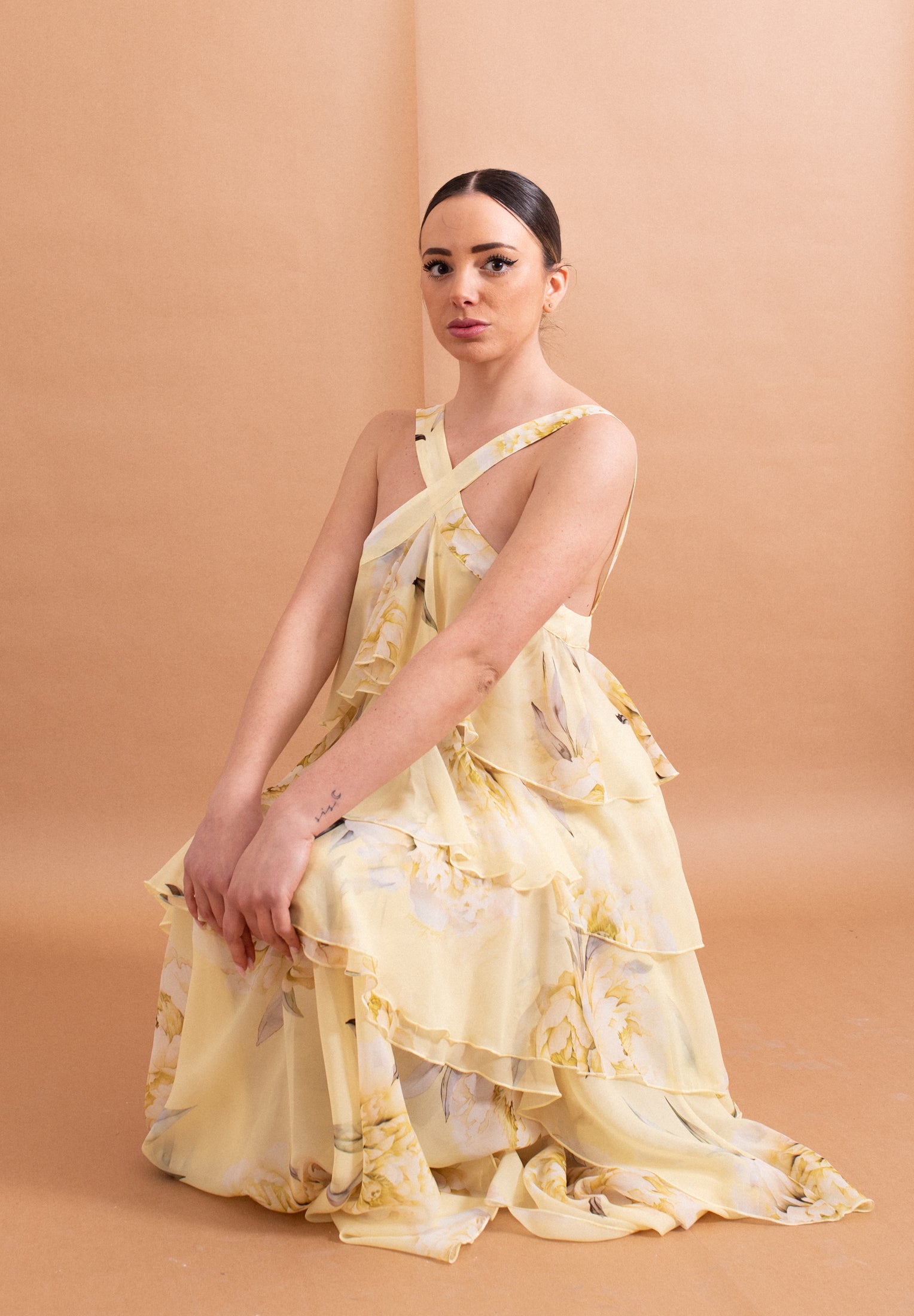 Abito Lungo Peony Silence Limited Giallo – Esplosione Floreale e Fascino Boho-Chic