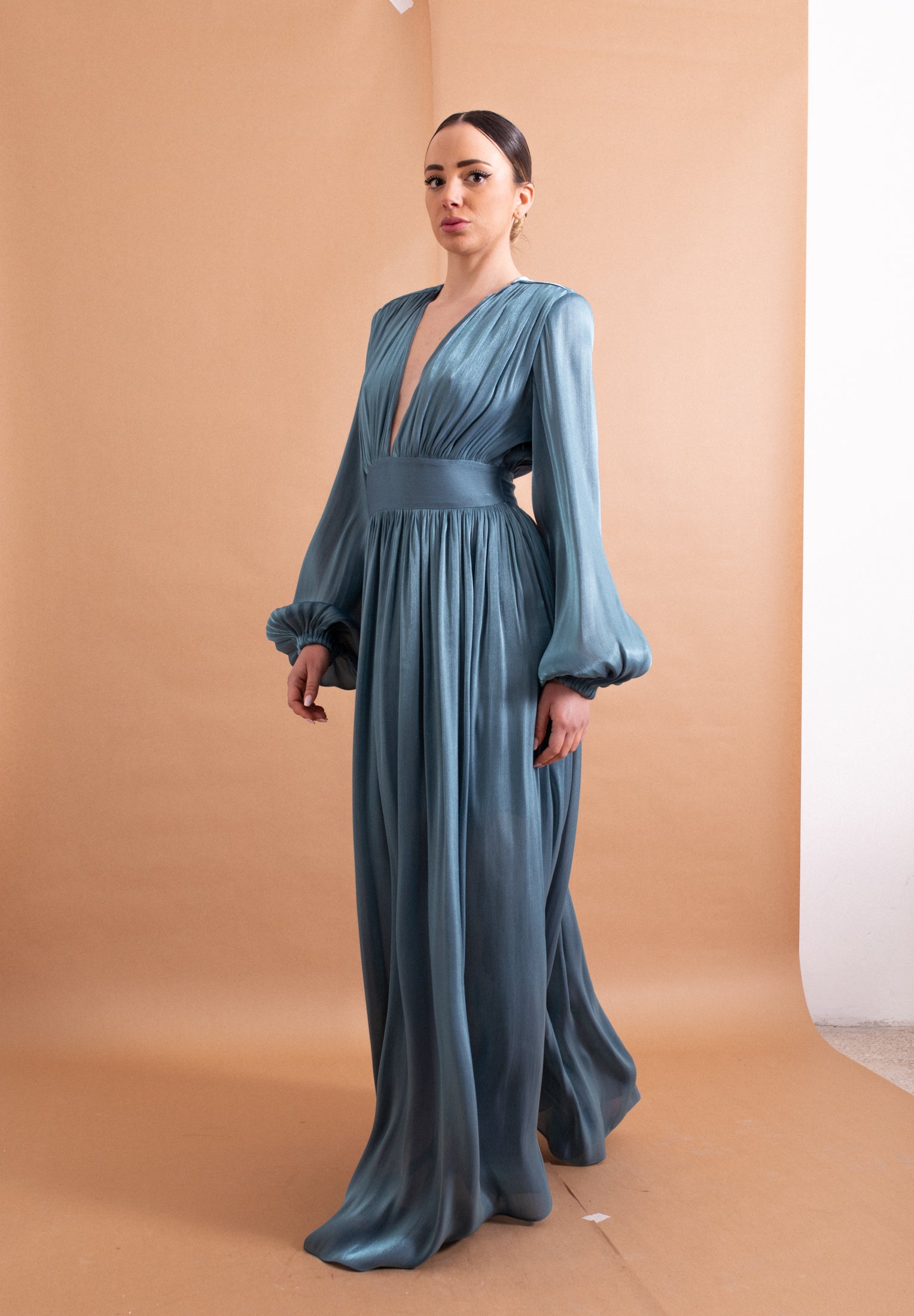 Abito Silence Limited Imperial Celeste – Eleganza Regale e Fascino Etereo