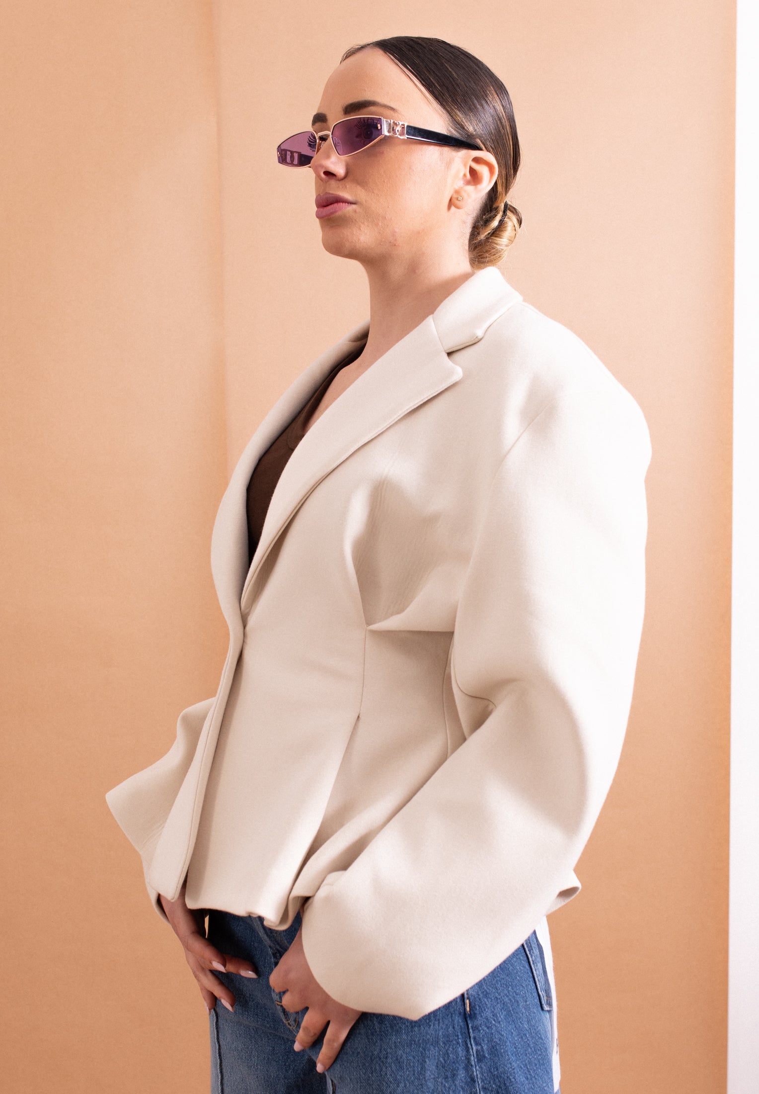 Giacca Haveone in Punto Milano Burro – Silhouette a Clessidra con Spalle Strutturate