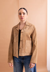 Giacca Vicolo in Crosta – Texture Scamosciata e Taglio Contemporaneo