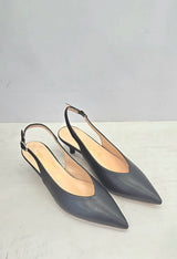 Slingback  in pelle nera scollo a V Bianca Di