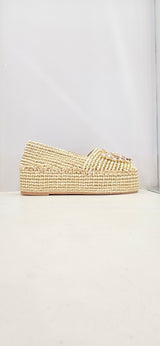 Espadrilles in rafia naturale bianca e lurex oro con accessorio gioiello Fiorina