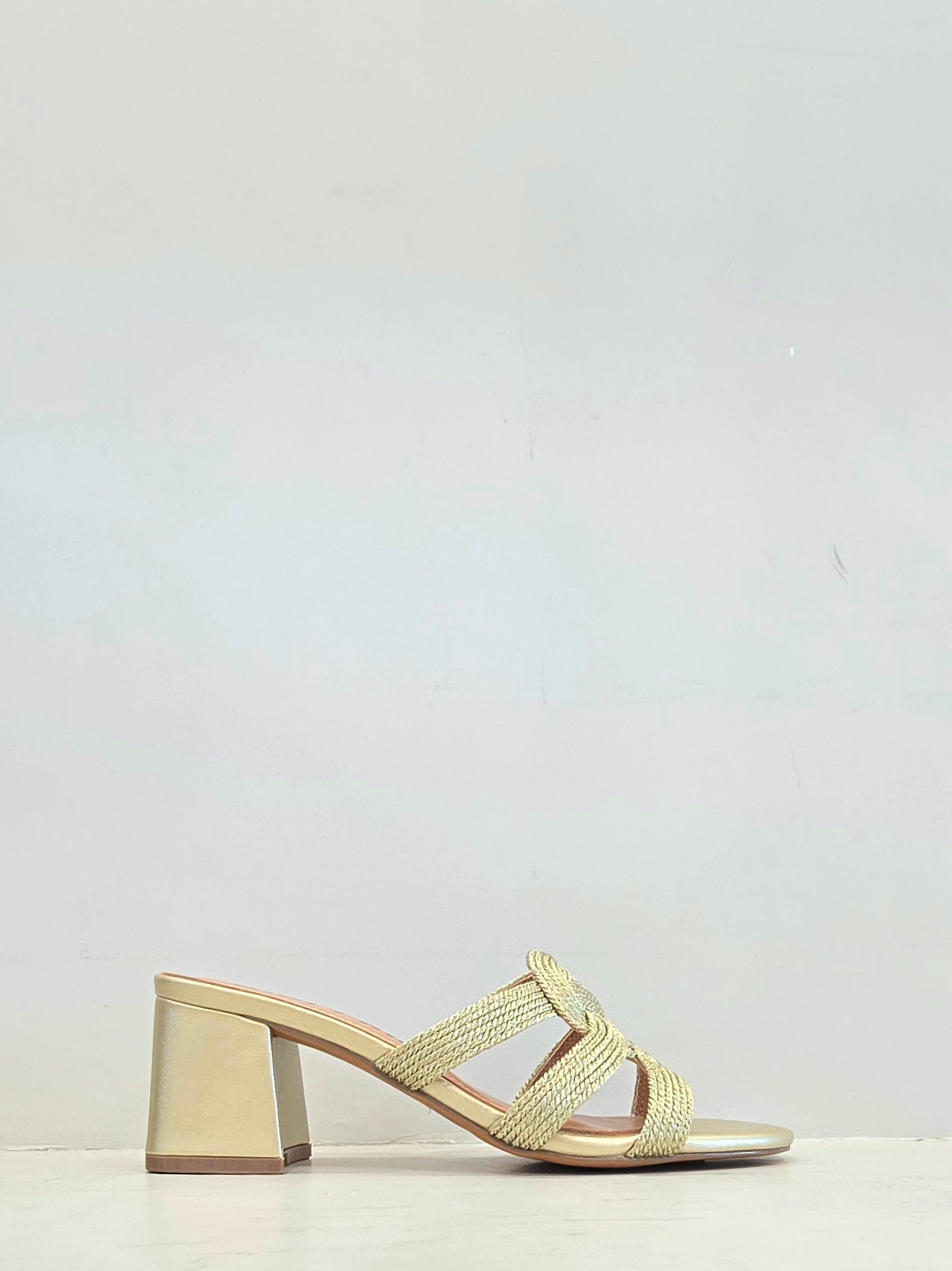 Sabot con tacco oro, tomaia con cordoncino intrecciato Bibi Lou