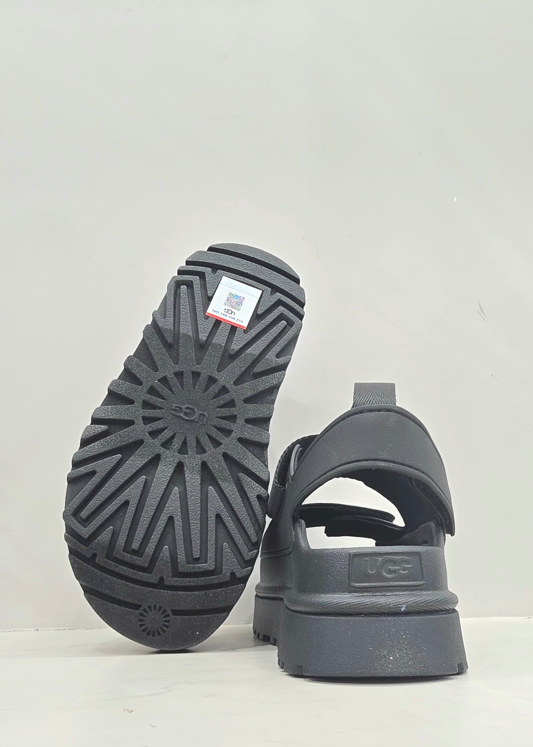 Sandalo GoldenGlow nero Ugg