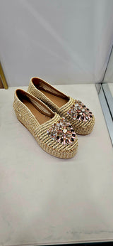 Espadrilles in rafia naturale bianca e lurex oro con accessorio gioiello Fiorina