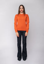 Carica l&#39;immagine nel visualizzatore di Gallery, Maglioncino arancio con logo Gaelle Paris