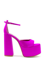 Carica l&#39;immagine nel visualizzatore di Gallery, Sandalo alto in raso fucsia Lella Baldi