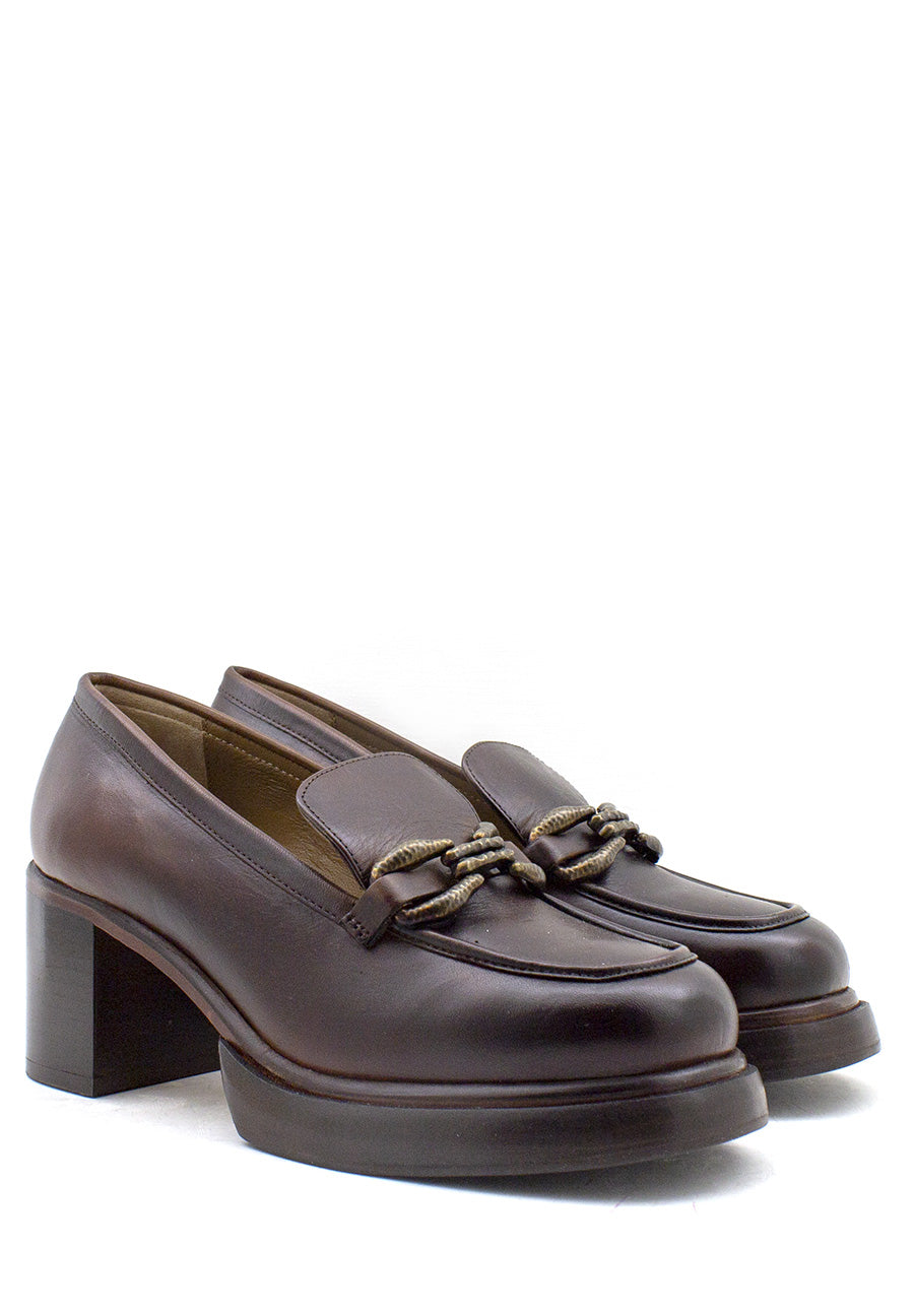 Mocassino marrone vintage con tacco Emanuelle Vee