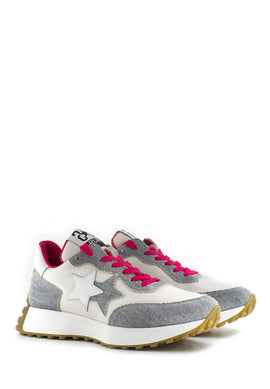 Sneaker m-run bianca e jeans 2STAR