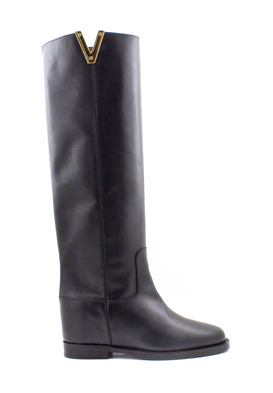 Stivale Nero con V iconica oro Via Roma 15 – Peccati di Stile