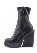 Carica l&#39;immagine nel visualizzatore di Gallery, Tronchetto nero All Out con tacco largo Steve Madden