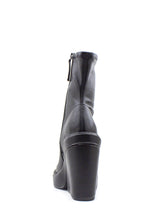 Carica l&#39;immagine nel visualizzatore di Gallery, Tronchetto nero All Out con tacco largo Steve Madden