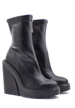 Carica l&#39;immagine nel visualizzatore di Gallery, Tronchetto nero All Out con tacco largo Steve Madden